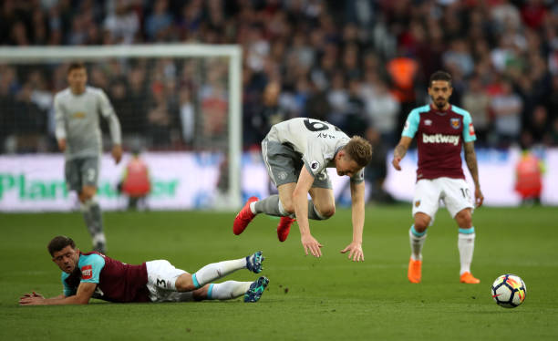 他们不仅延 他们不仅延